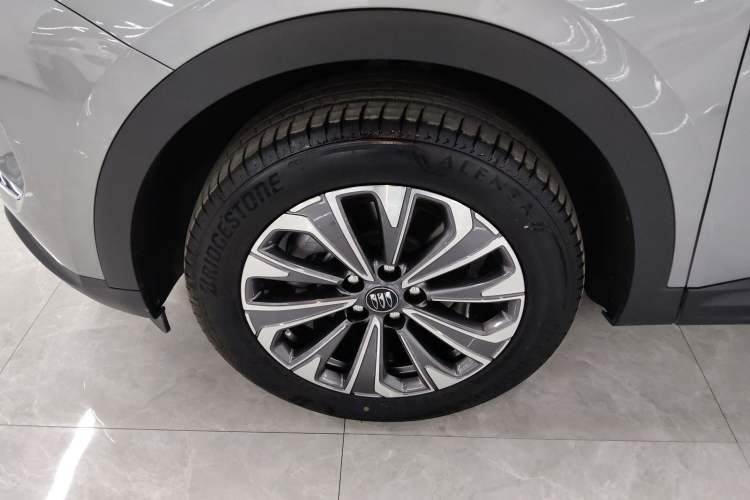 Used Buick Envision 2025 25T Entry-Grade Platinum Edition Left Front Wheel Hub