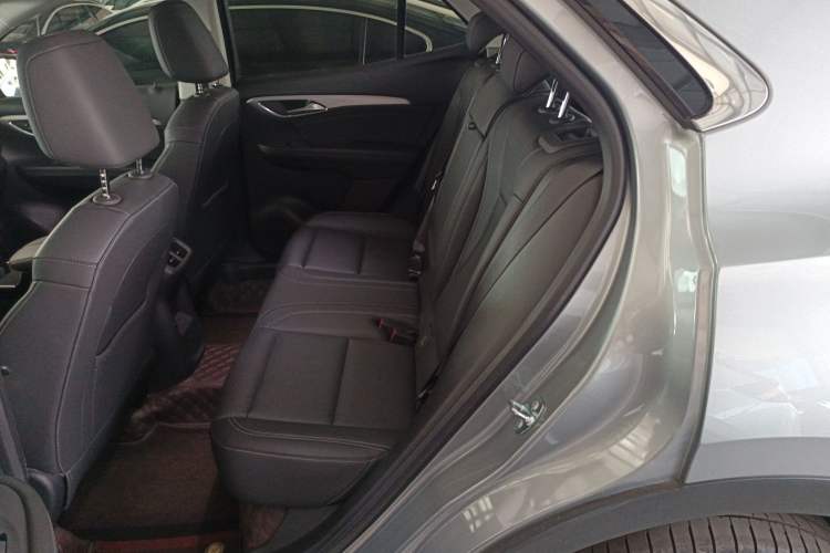 Used Buick Envision 2025 25T Entry-Grade Platinum Edition Left Rear Seat