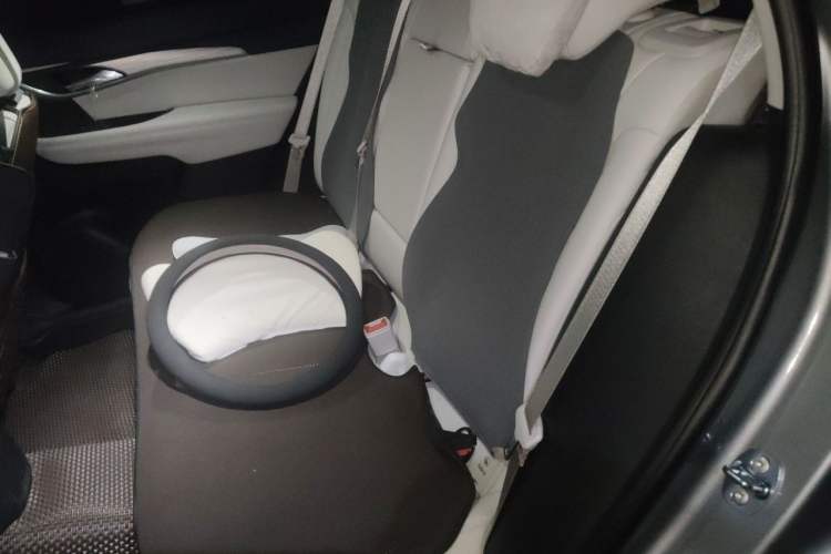 Used Buick Envision 2025 Encore Plus Four-Wheel Drive Avenir Left Rear Seat