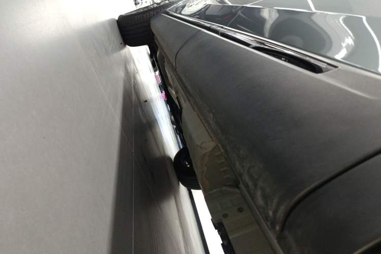 Used Buick Envision 2025 Encore Plus 28T Two-Wheel-Drive Platinum Edition Left Side Sill
