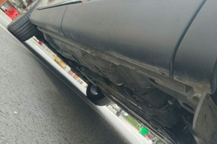 Used Buick Envision 2025 25T Entry-Grade Platinum Edition Left Side Sill