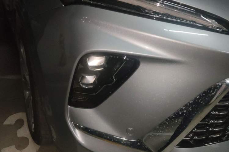Used Buick Envision 2025 Encore Plus Four-Wheel Drive Avenir Right Front Headlight