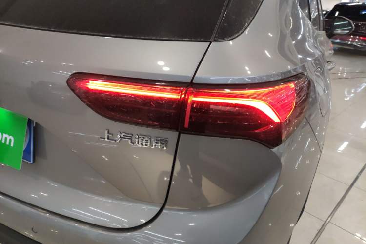 Used Buick Envision 2025 25T Entry-Grade Platinum Edition Right Rear Taillight