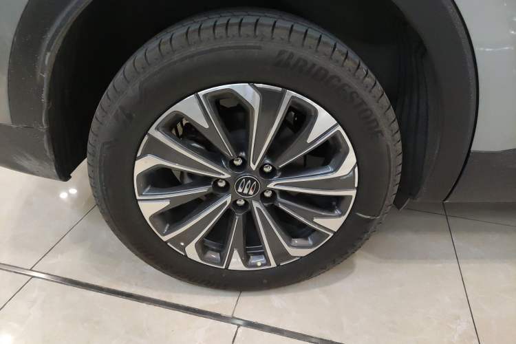 Used Buick Envision 2025 25T Entry-Grade Platinum Edition Right Rear Wheel Hub