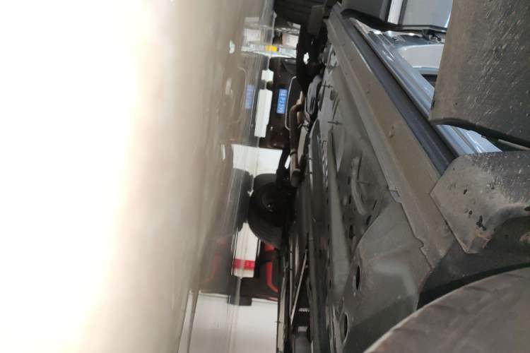 Used Buick Envision 2025 25T Entry-Grade Platinum Edition Right Side Sill