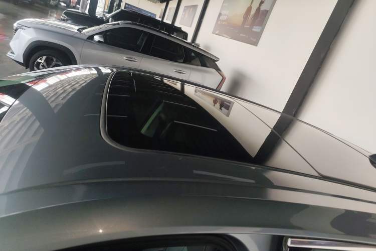 Used Buick Envision 2025 25T Entry-Grade Platinum Edition Roof