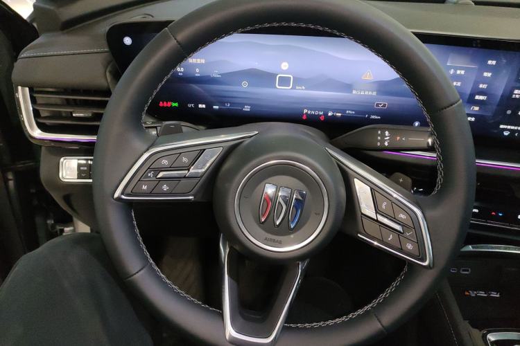 Used Buick Envision 2025 25T Entry-Grade Platinum Edition Steering Wheel
