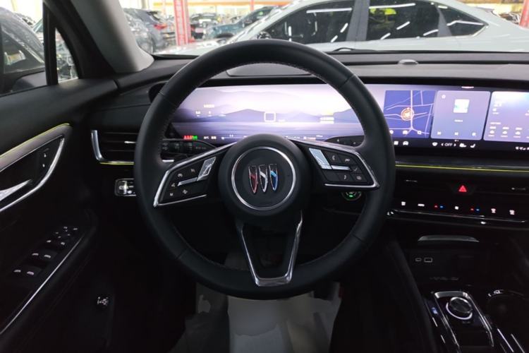 Used Buick Envision 2025 25T Entry-Grade Platinum Edition Steering Wheel