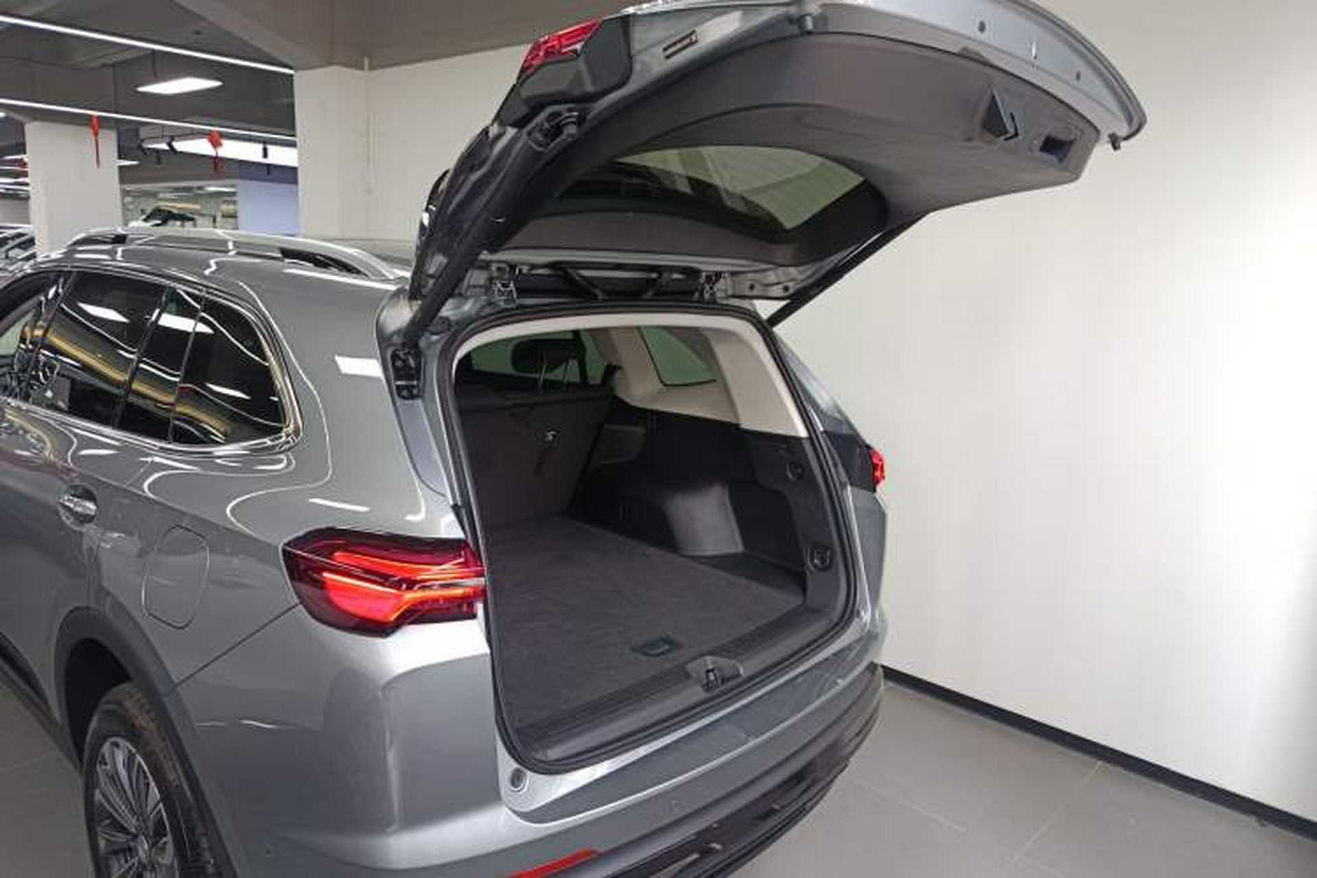 Used Buick Envision 2025 Encore Plus 28T Two-Wheel-Drive Platinum Edition Trunk