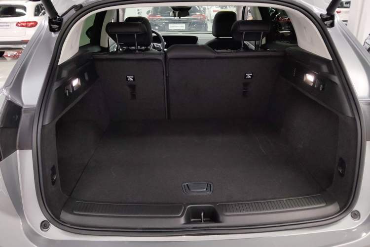 Used Buick Envision 2025 25T Entry-Grade Platinum Edition Trunk