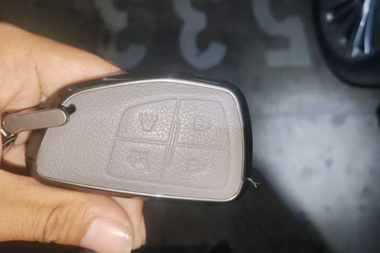 Used Buick Envision 2025 Encore Plus Four-Wheel Drive Avenir Vehicle Key
