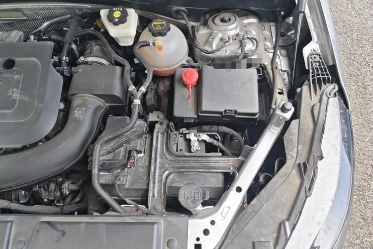 Used Buick Envision 2025 Encore Plus Four-Wheel Drive Avenir Engine Bay Left