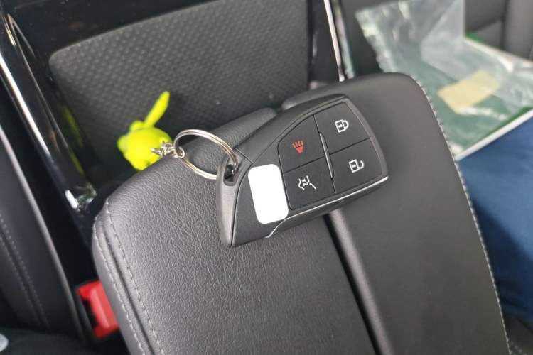 Used Buick Envision 2025 Encore Plus Four-Wheel Drive Avenir Vehicle Key