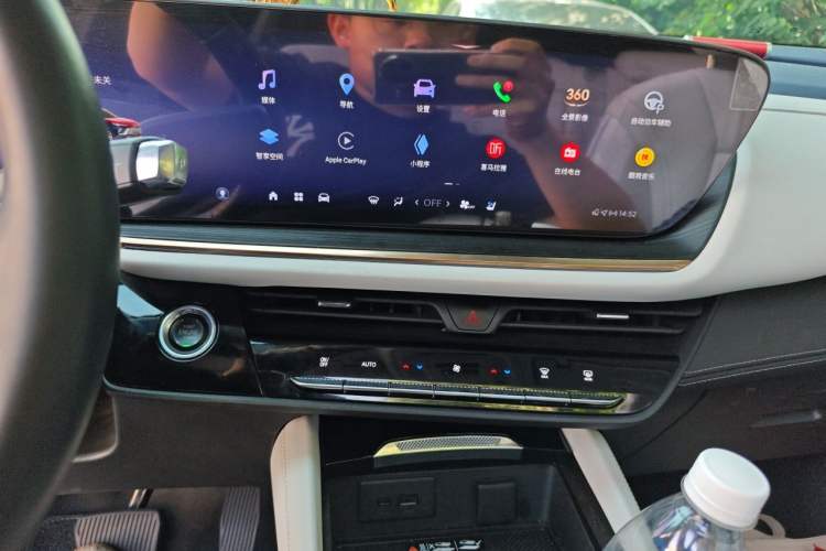 Used Buick Envision 2025 Encore Plus Four-Wheel Drive Avenir Audio And AC Panel