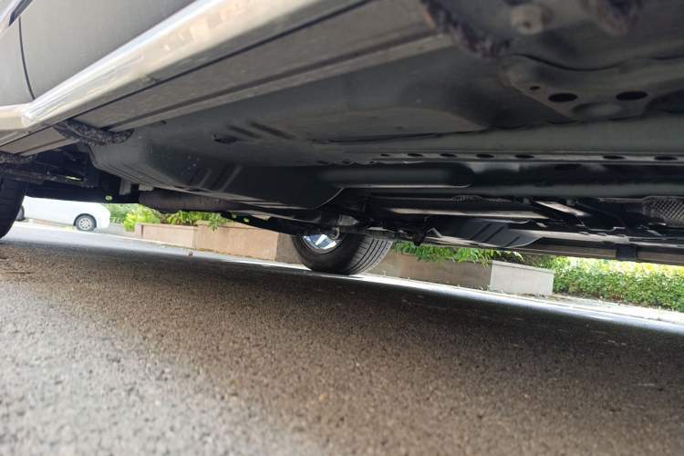 Used Buick Envision 2025 Encore Plus 28T Two-Wheel-Drive Platinum Edition Chassis Front Right