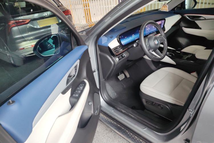 Used Buick Envision 2025 Encore Plus Four-Wheel Drive Avenir Driver Seat