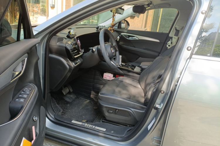 Used Buick Envision 2025 Encore Plus 28T Two-Wheel-Drive Platinum Edition Driver Seat