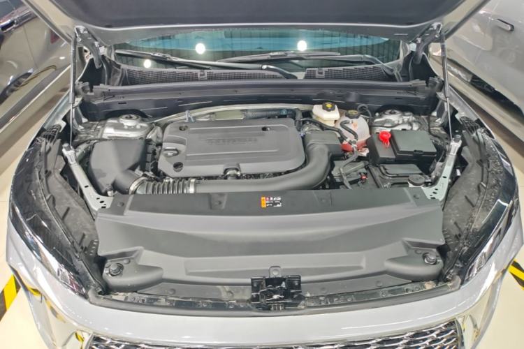 Used Buick Envision 2025 Encore Plus Four-Wheel Drive Avenir Engine Bay
