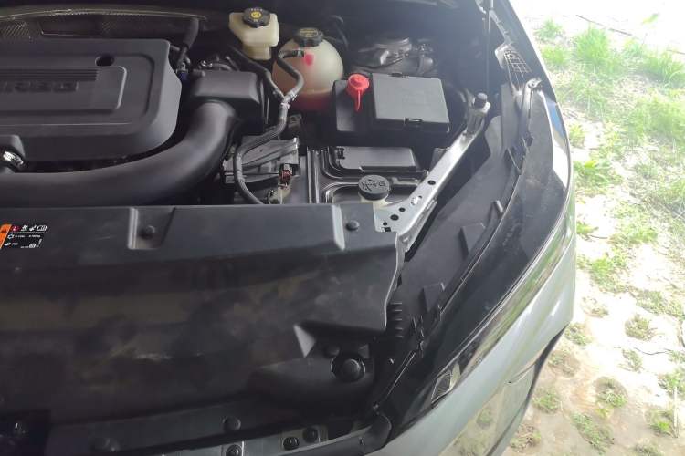 Used Buick Envision 2025 Encore Plus 28T Two-Wheel-Drive Platinum Edition Engine Bay Left