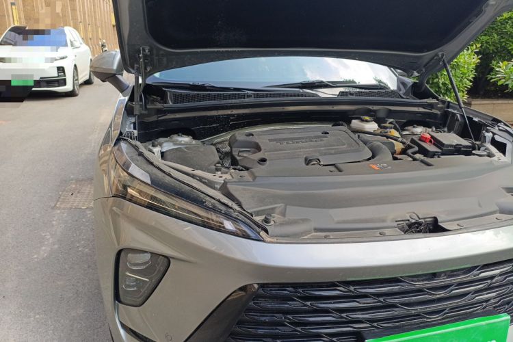 Used Buick Envision 2025 Encore Plus 28T Two-Wheel-Drive Platinum Edition Engine Bay Right
