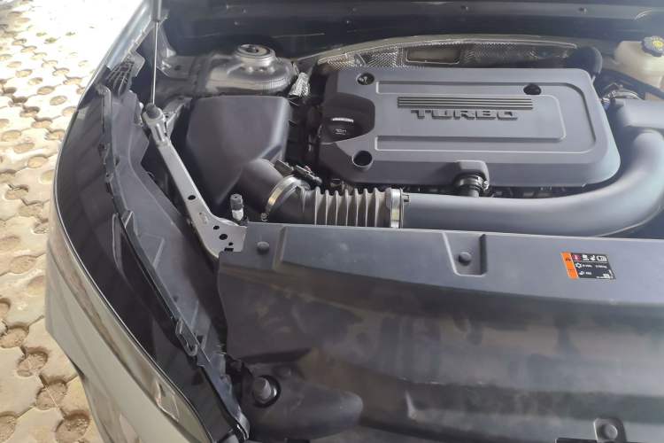 Used Buick Envision 2025 Encore Plus 28T Two-Wheel-Drive Platinum Edition Engine Bay Right