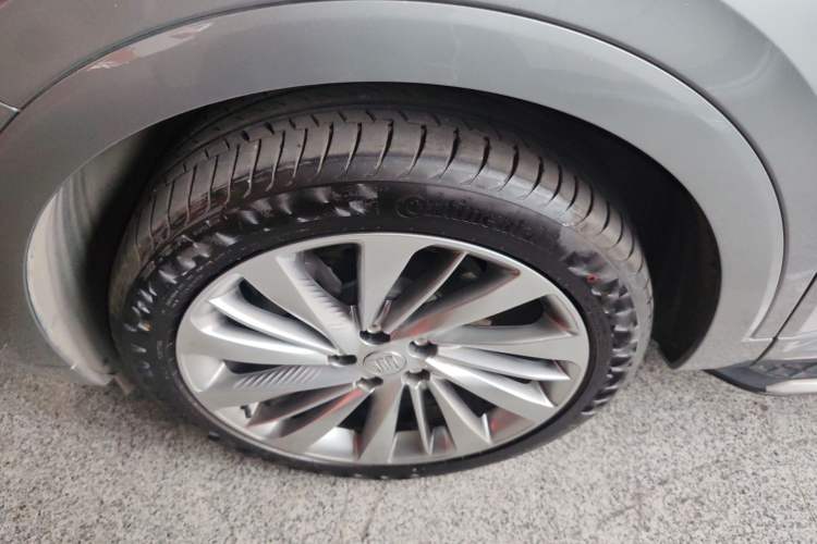 Used Buick Envision 2025 Encore Plus Four-Wheel Drive Avenir Exterior 4
