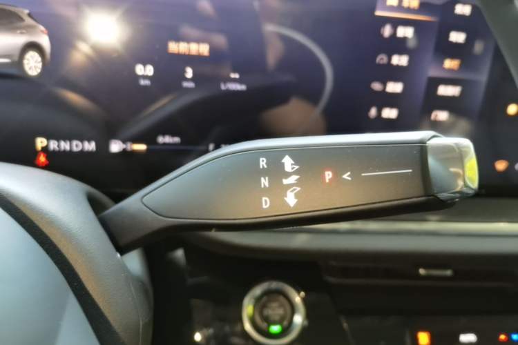 Used Buick Envision 2025 25T Entry-Grade Platinum Edition Gear Lever