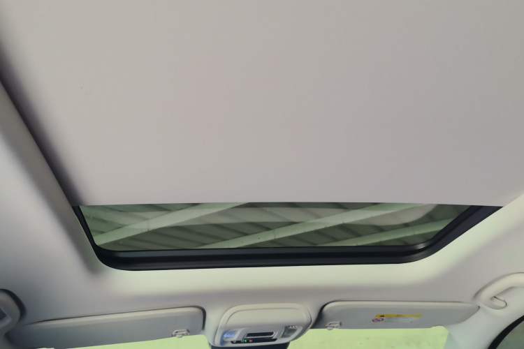 Used Buick Envision 2025 Encore Plus 28T Two-Wheel-Drive Platinum Edition Headliner