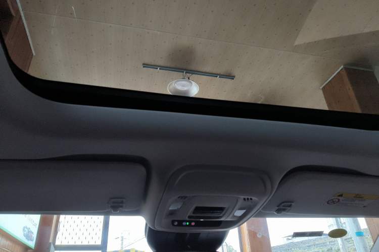 Used Buick Envision 2025 25T Entry-Grade Platinum Edition Headliner
