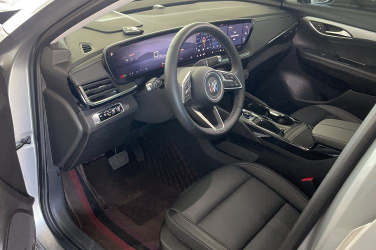 Used Buick Envision 2025 25T Entry-Grade Platinum Edition Interior 1