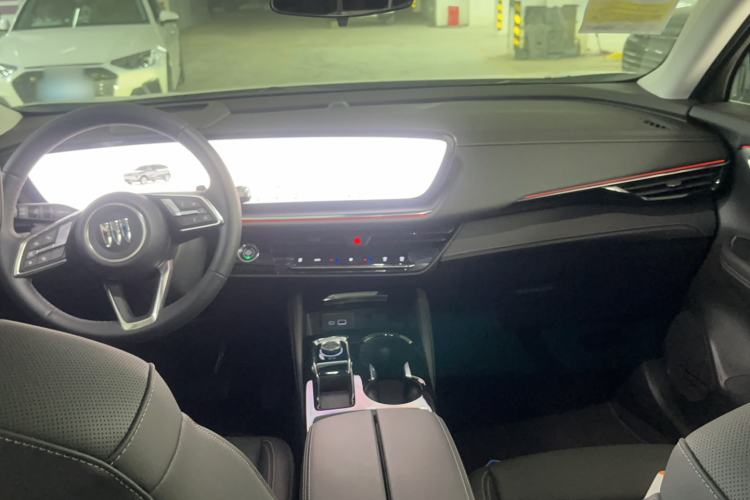 Used Buick Envision 2025 25T Entry-Grade Platinum Edition Interior 3