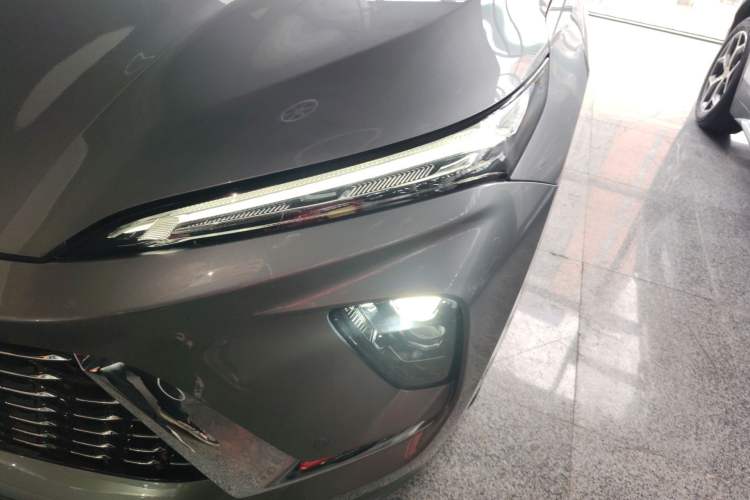 Used Buick Envision 2025 Encore Plus Four-Wheel Drive Avenir Left Front Headlight