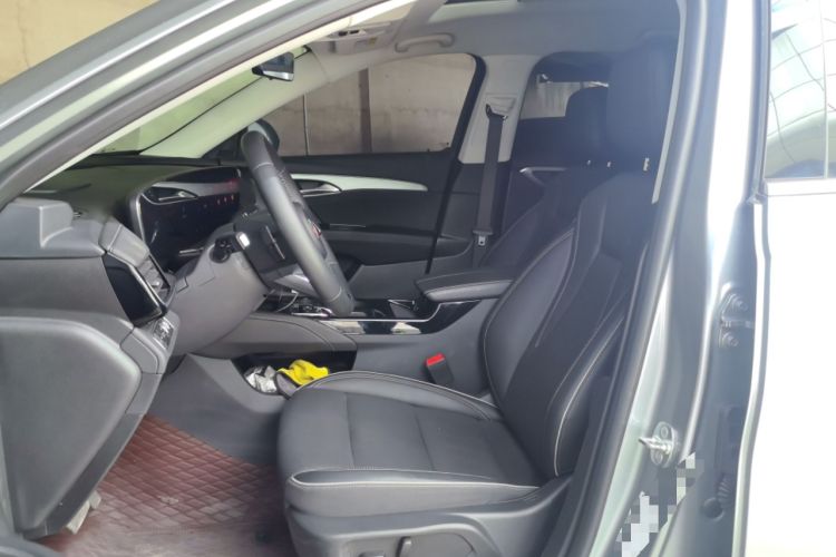 Used Buick Envision 2025 Encore Plus 28T Two-Wheel-Drive Platinum Edition Left Front Seat