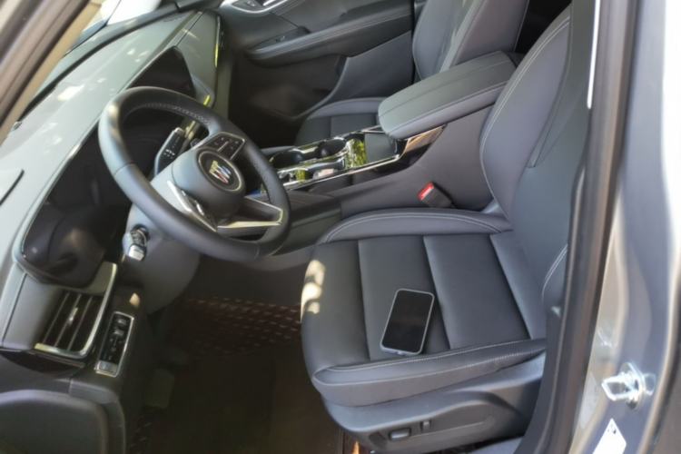 Used Buick Envision 2025 25T Entry-Grade Platinum Edition Left Front Seat