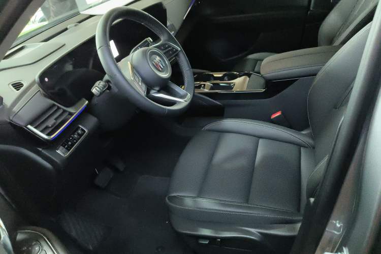 Used Buick Envision 2025 25T Entry-Grade Platinum Edition Left Front Seat