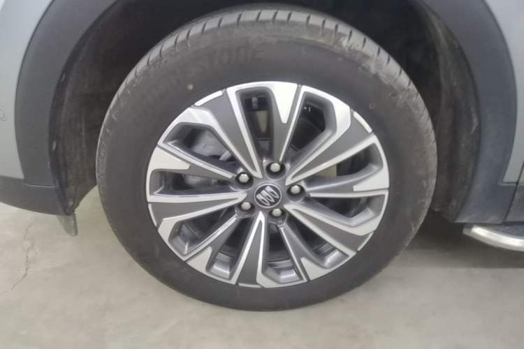Used Buick Envision 2025 Encore Plus 28T Two-Wheel-Drive Platinum Edition Left Front Wheel Hub