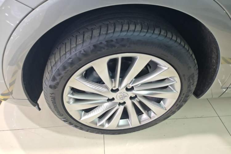 Used Buick Envision 2025 Encore Plus Four-Wheel Drive Avenir Left Front Wheel Hub