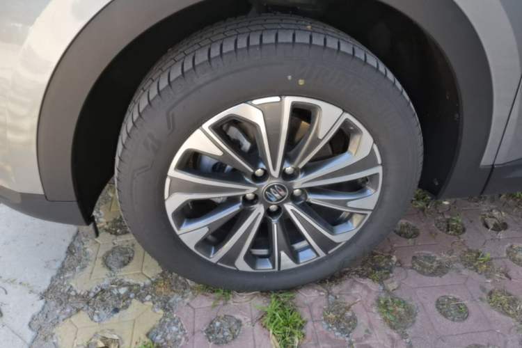 Used Buick Envision 2025 25T Entry-Grade Platinum Edition Left Front Wheel Hub