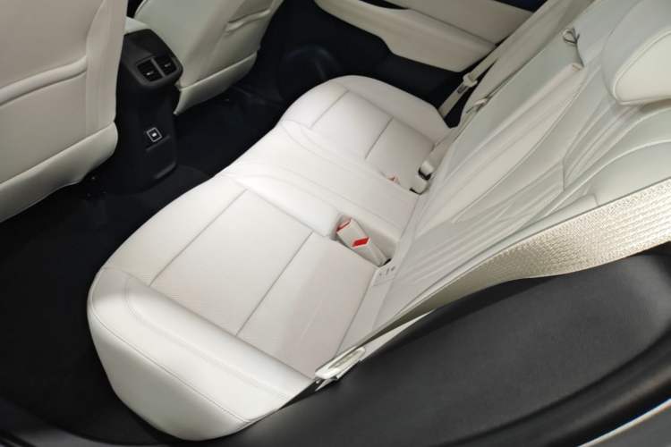 Used Buick Envision 2025 Encore Plus Four-Wheel Drive Avenir Left Rear Seat