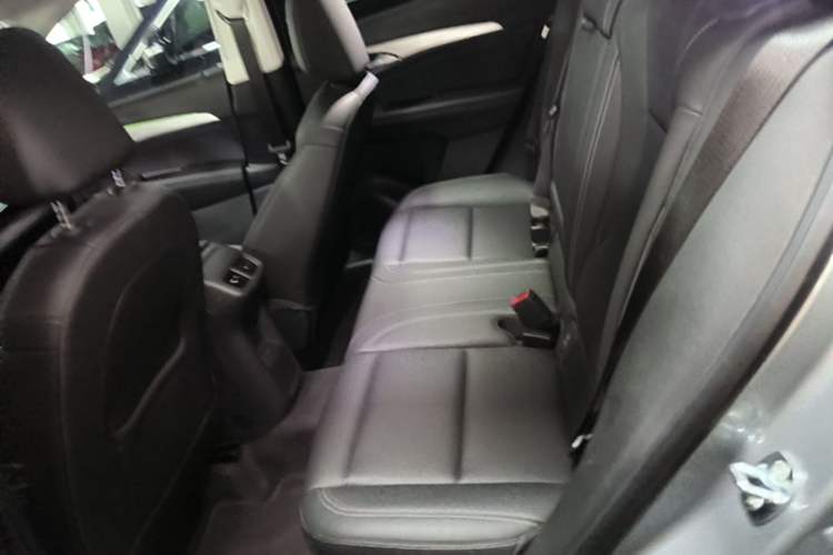 Used Buick Envision 2025 25T Entry-Grade Platinum Edition Left Rear Seat
