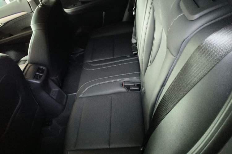 Used Buick Envision 2025 25T Entry-Grade Platinum Edition Left Rear Seat