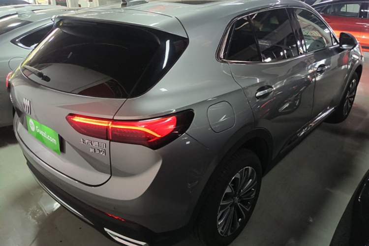Used Buick Envision 2025 25T Entry-Grade Platinum Edition Rear Right 45 Deg