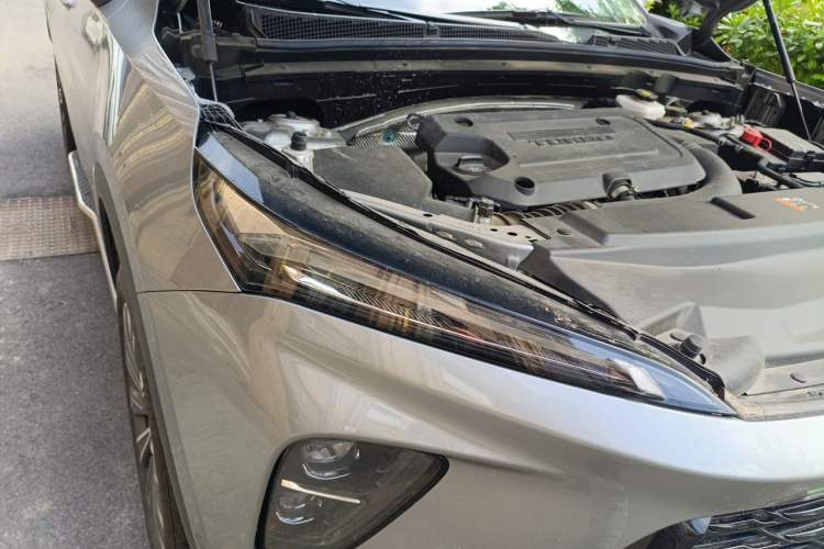 Used Buick Envision 2025 Encore Plus 28T Two-Wheel-Drive Platinum Edition Right Front Headlight