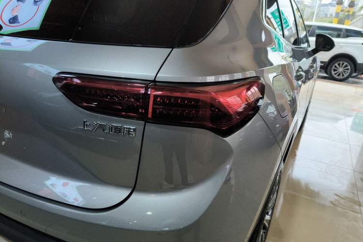 Used Buick Envision 2025 25T Entry-Grade Platinum Edition Right Rear Taillight