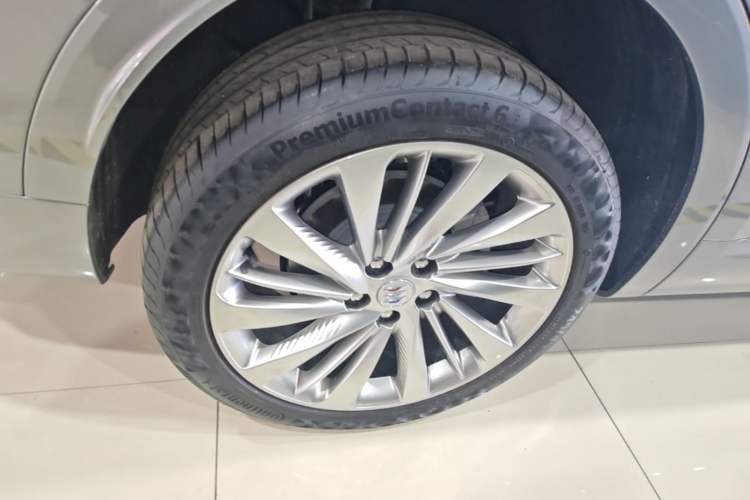Used Buick Envision 2025 Encore Plus Four-Wheel Drive Avenir Right Rear Wheel Hub