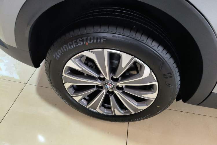 Used Buick Envision 2025 25T Entry-Grade Platinum Edition Right Rear Wheel Hub