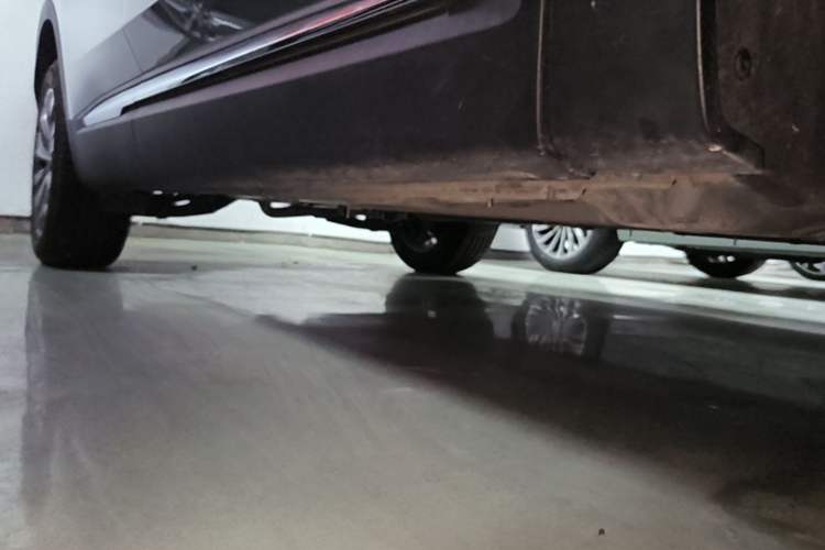 Used Buick Envision 2025 25T Entry-Grade Platinum Edition Right Side Sill