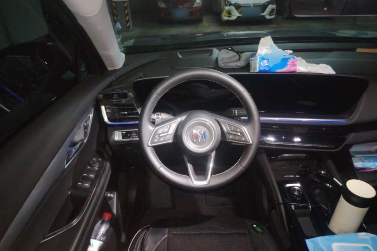 Used Buick Envision 2025 Encore Plus 28T Two-Wheel-Drive Platinum Edition Steering Wheel
