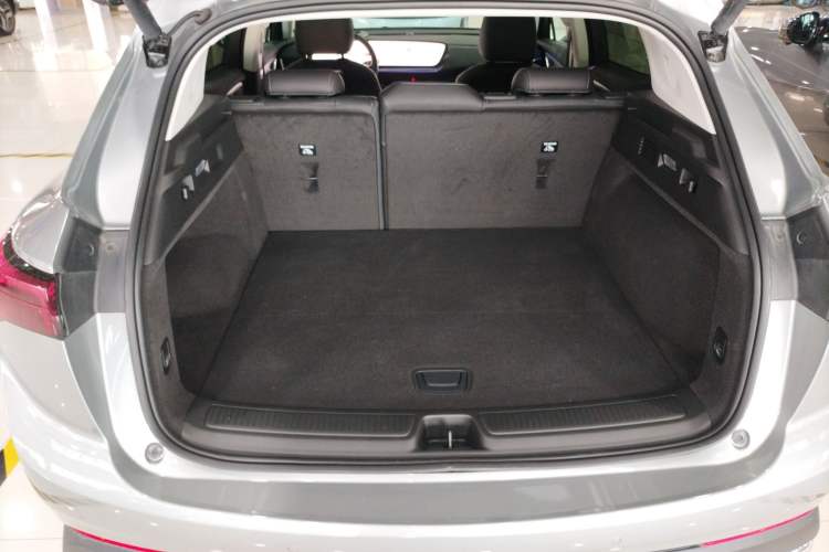 Used Buick Envision 2025 25T Entry-Grade Platinum Edition Trunk