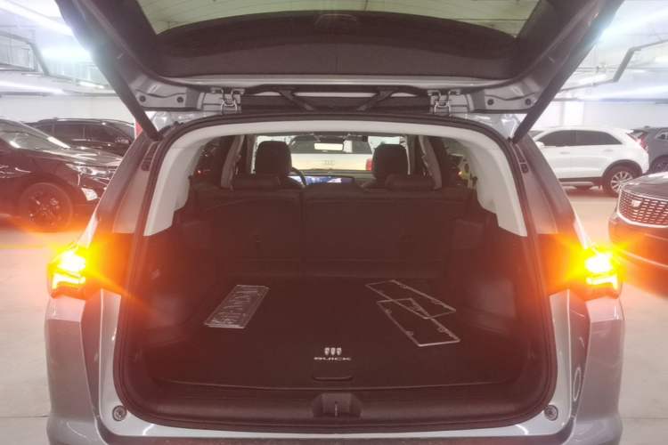 Used Buick Envision 2025 Encore Plus 28T Two-Wheel-Drive Platinum Edition Trunk
